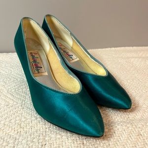 Vintage suede teal pumps heels
